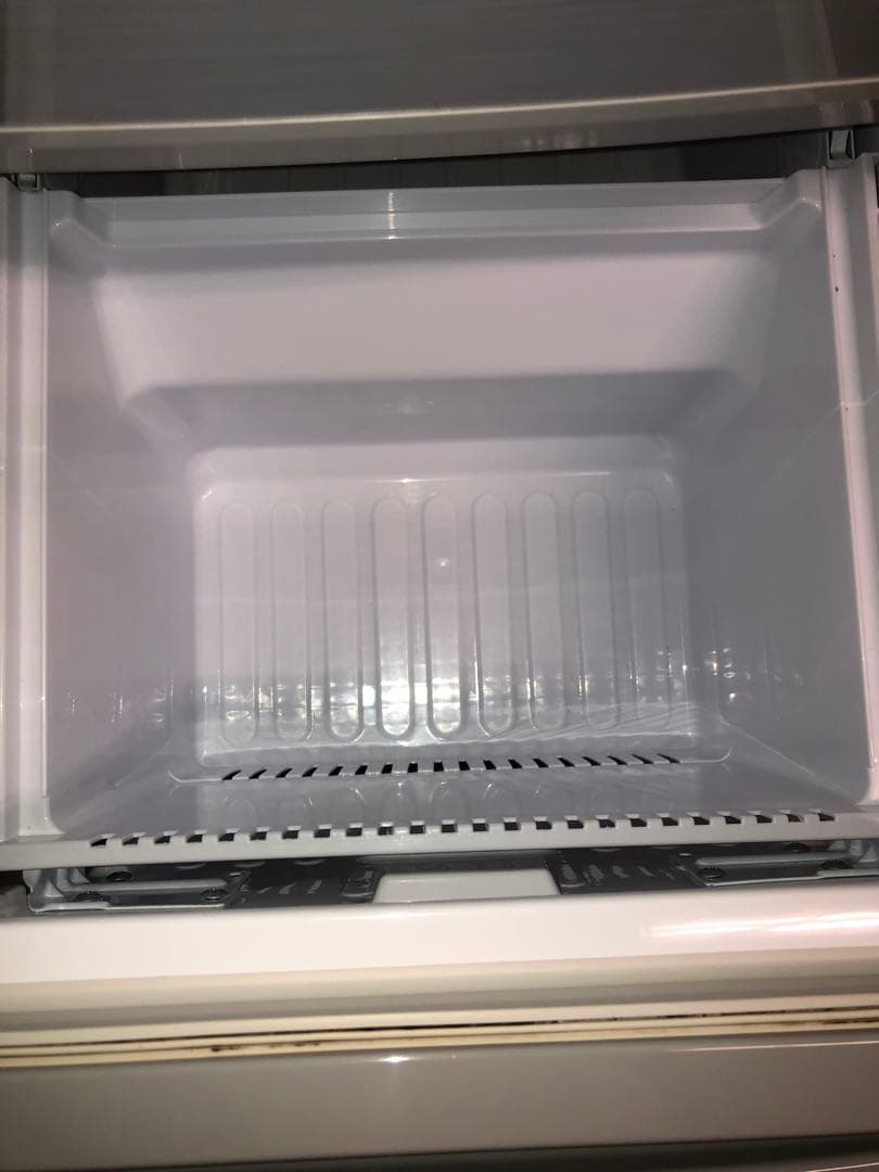 8r57 2017年製 137L 冷蔵庫 SJ-D14C-S 一人暮らし 単身用