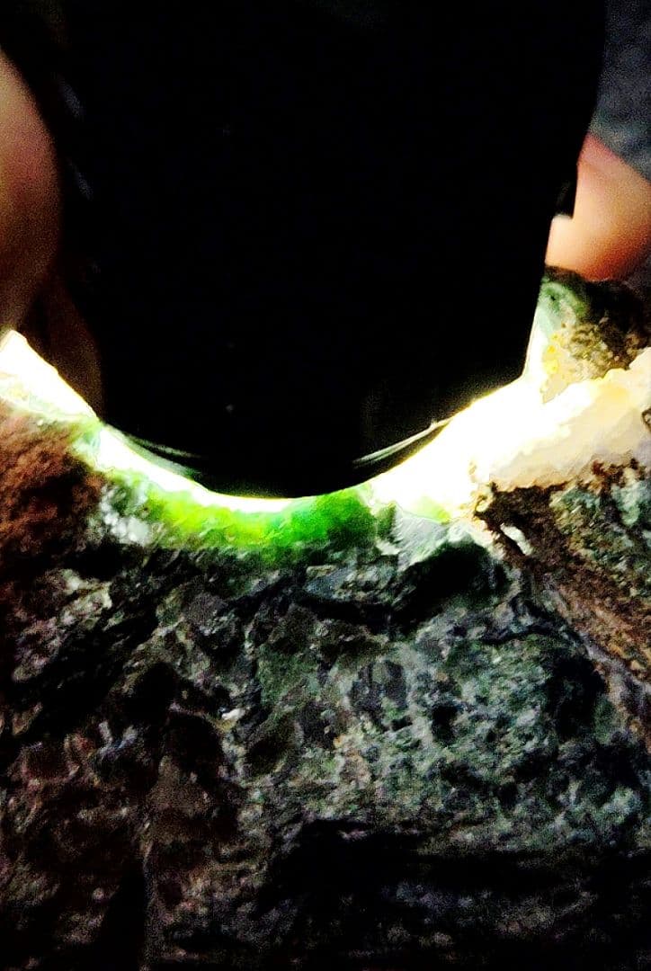 ☆赤碧玉✕緑碧玉原石☆糸魚川赤玉石【横川・転石・川ズレ・ウブ860g】