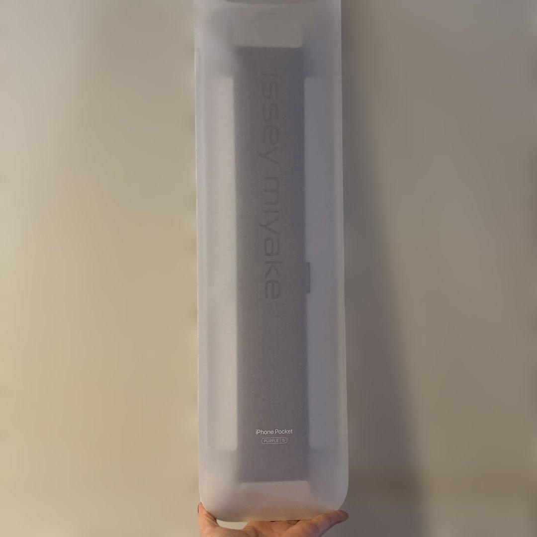 【未開封】iPhone Pocket イッセイミヤケS（ショート） パープル 新品／ISSEY MIYAKE x Apple iPhone Pocket Short 