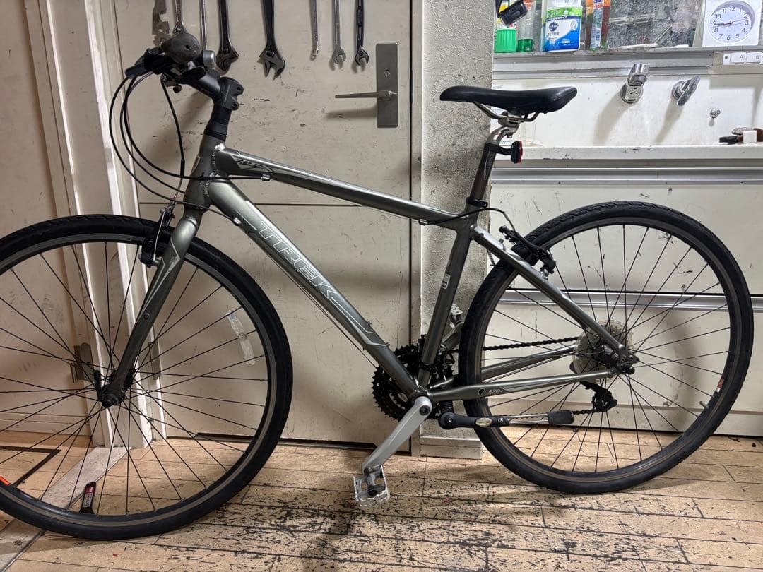 TREK 7.2FX トレックのクロスバイク グレー