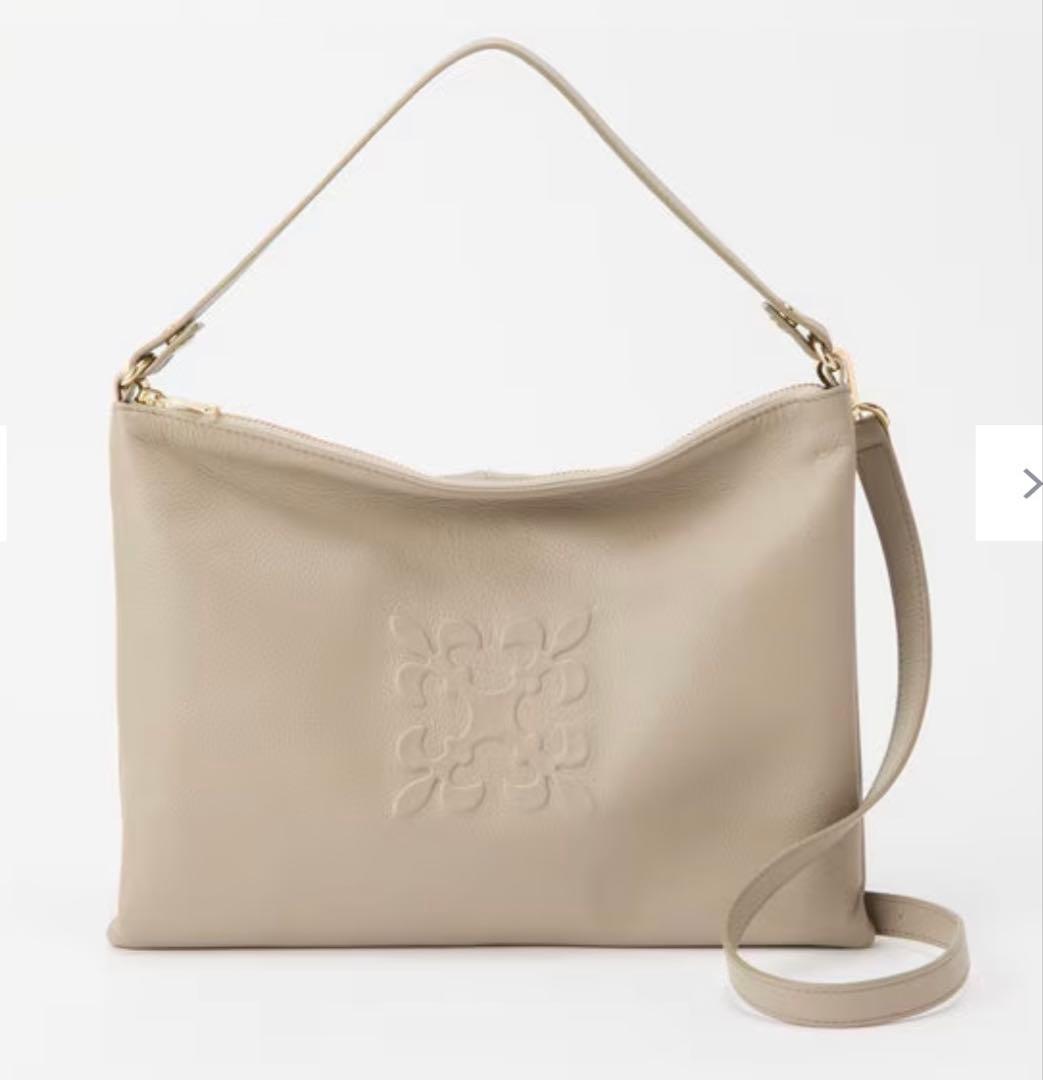 最終価格美品russetエンボスモノグラムソフトレザーショルダーバッググレージュ