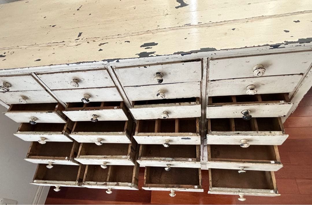 r1008 イギリスビンテージ ユニークな形が個性的なコーナー