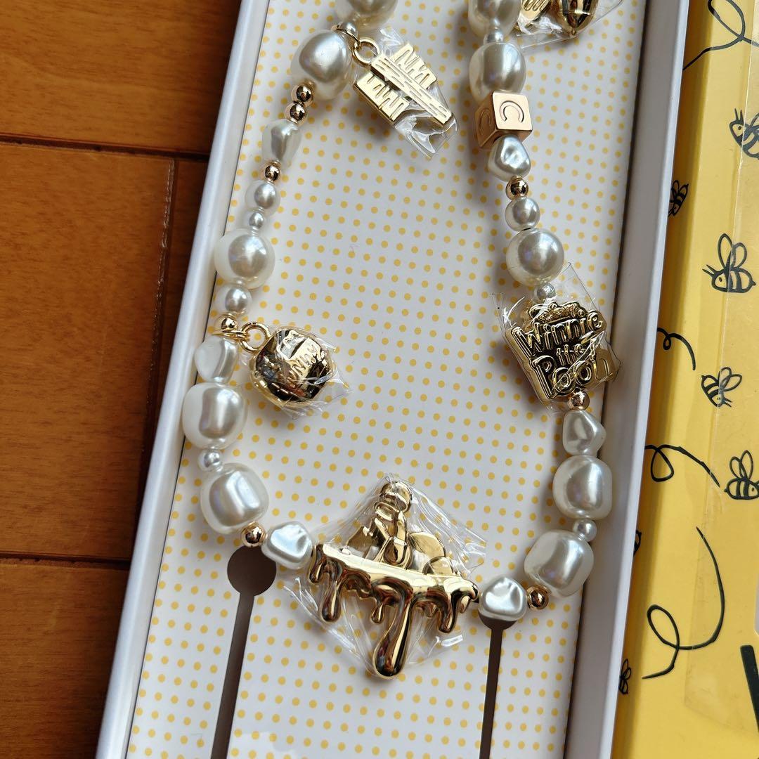 完売　新品　CASETiFY Winnie the Pooh ストラップ