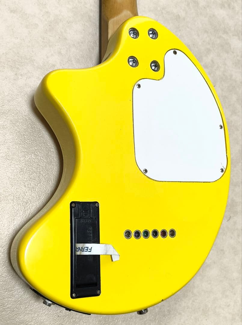【美品】ZO-3 イエロー アンプ内蔵ミニギター 専用ケース付 ぞーさん