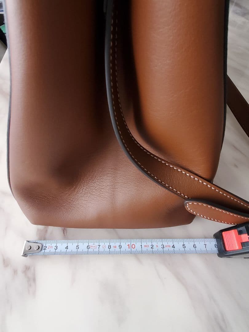 Gucci トートバッグ 刺繍の蜂と花柄