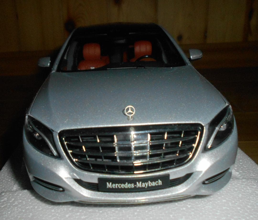 オートアート　1/18　メルセデス　マイバッハ　S600