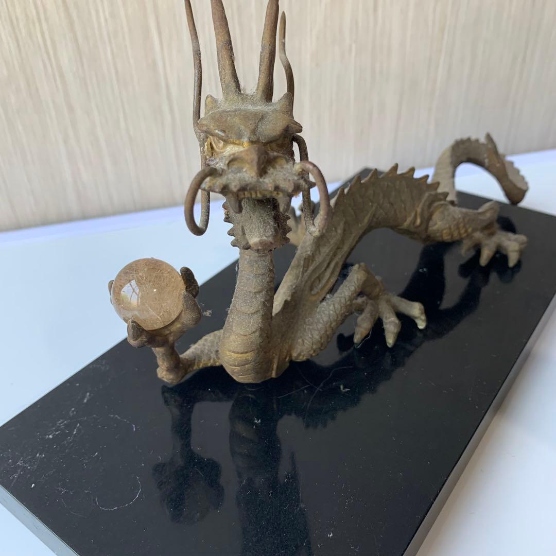 龍 置物 風水 ルチル球 水杯 ブロンズ製 開運 金運 厄祓い 黒台座付き