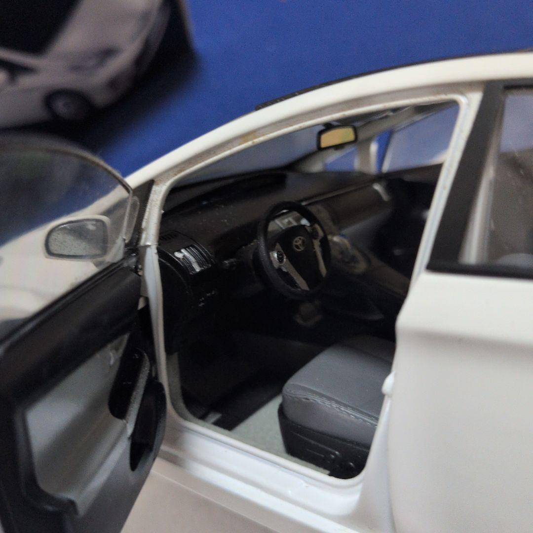 トヨタ プリウス 1/18 非売品モデル