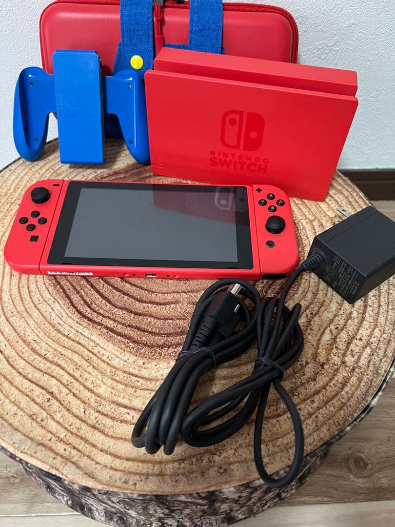 Nintendo Switch ニンテンドースイッチ本体　マリオレッド　箱無し
