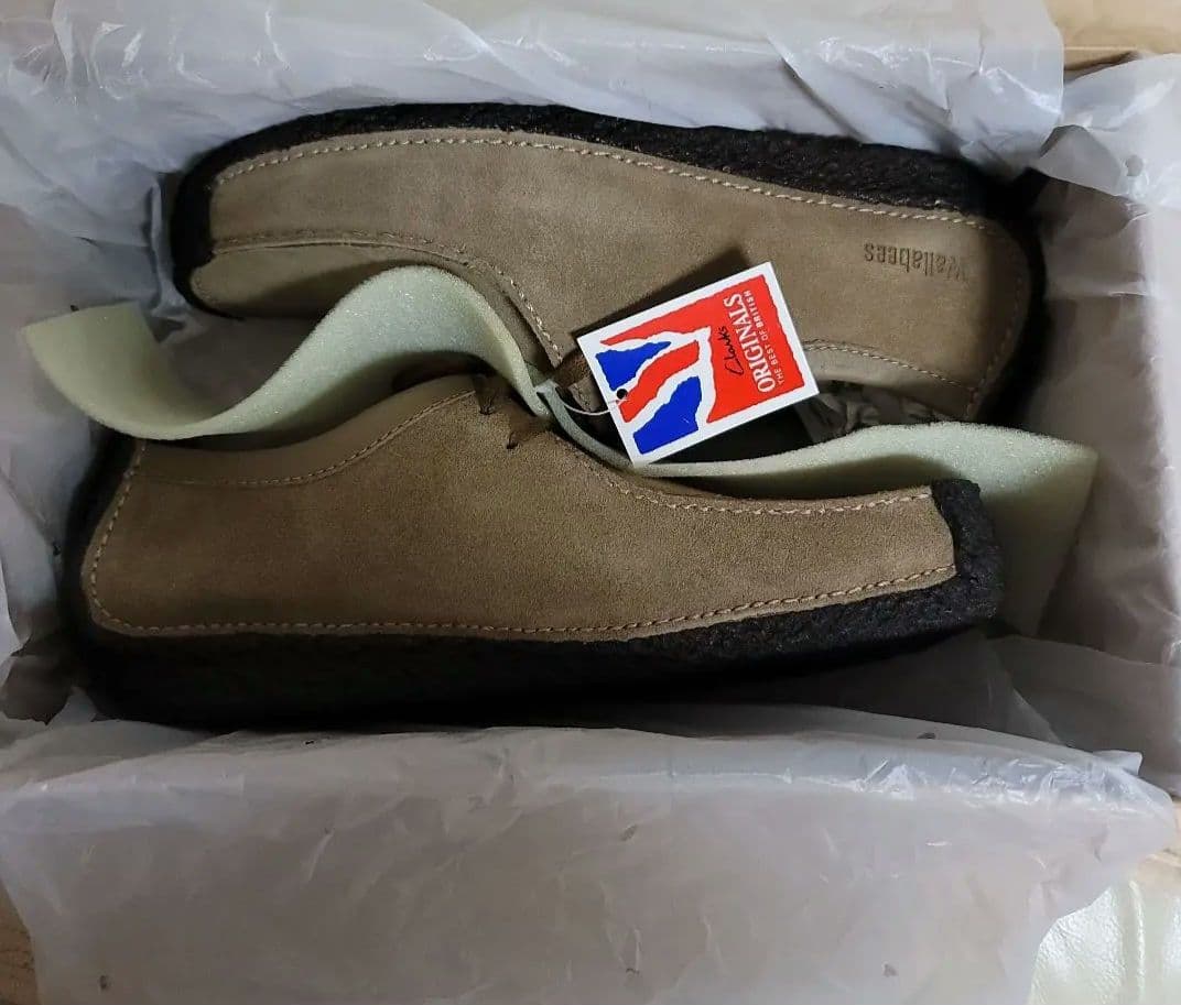 新品未使用タグ付きクラークスClarksワラビーナタリー25.5cm