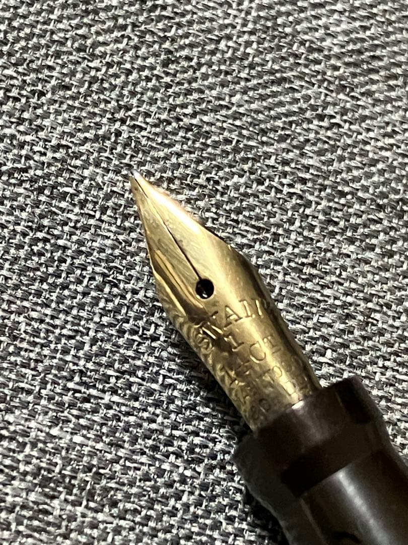 スワン万年筆 レバーレス 14K （Swan Fountain Pen） オン