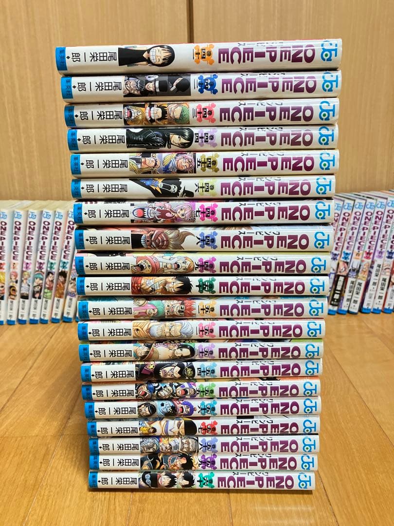 ONE PIECE110巻まで＋関連本10冊＋Bookカバー2個、シール付き