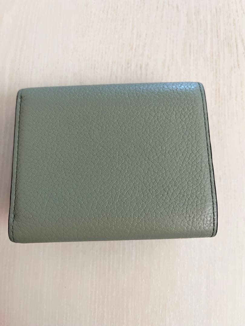 LOEWE ロエベ グリーンレザー三つ折り財布 緑財布 可愛い