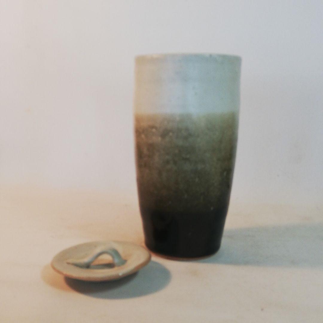 須藤武雄作、白黒掛合水指、個展にて、戻り作品。