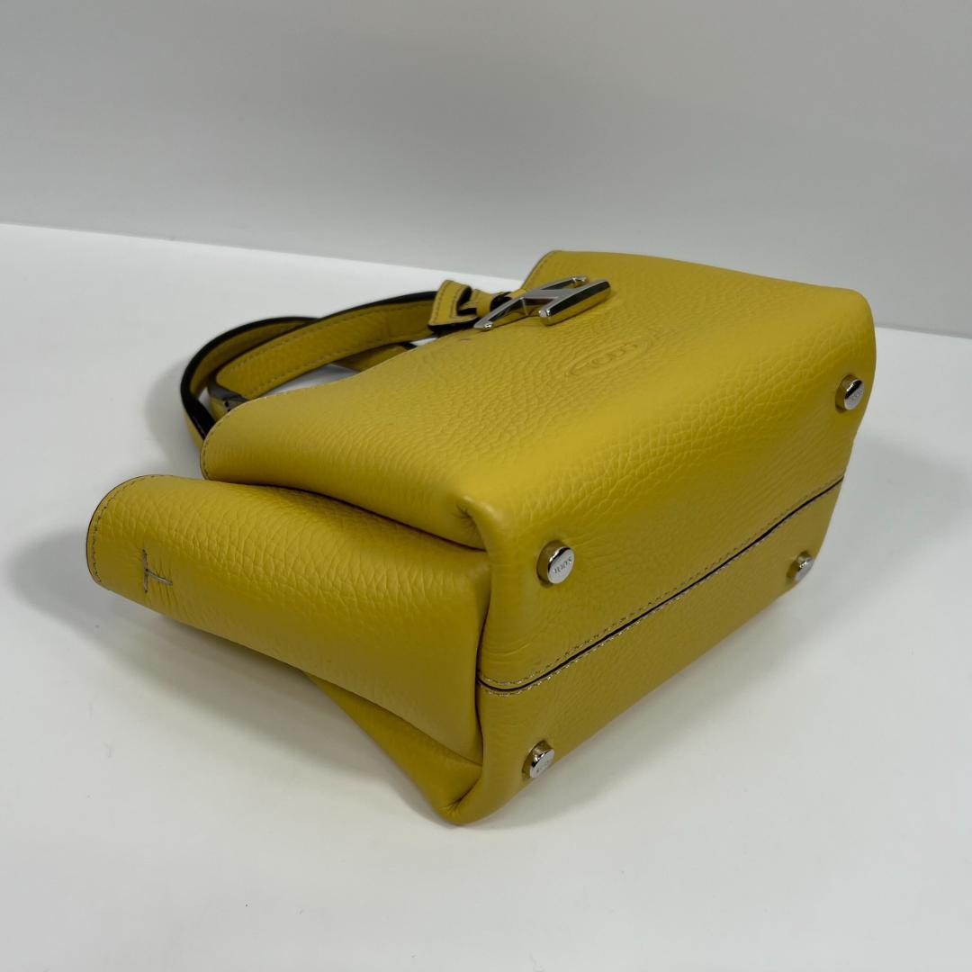 トッズ ハンドバッグ XBWAPAFL000QRI3L12 MBZ208