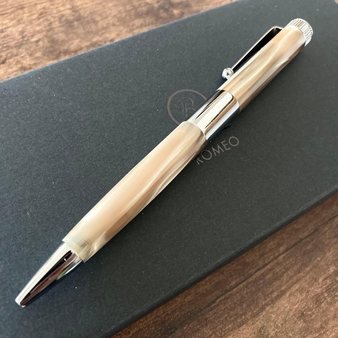 ロメオ no.3 ボールペン イタリアンベージュ 細軸 - メルカリ