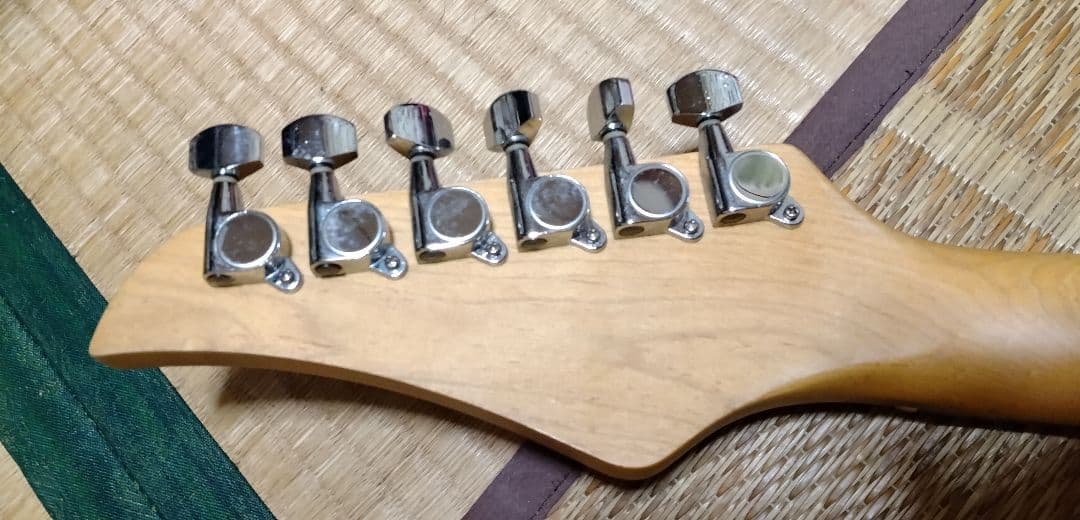 Photo Genic エレキギター 赤 ボディ