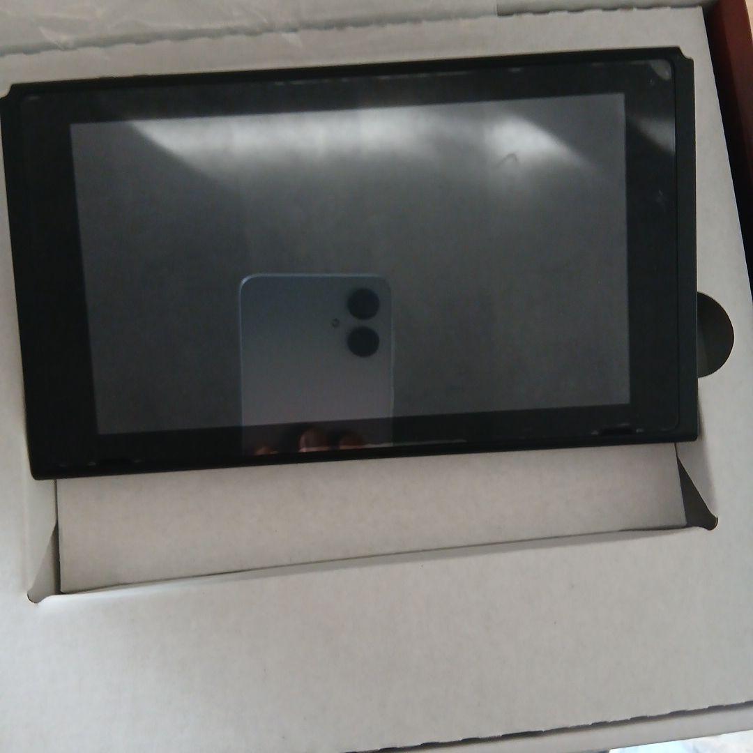 Nintendo Switch 本体　（ケース付き　最後の画像参照）