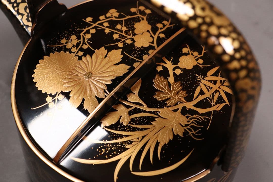 時代 四君子蒔絵 銚子 一対 天然木 草花 金蒔絵 黒塗 木製漆器【MA409】
