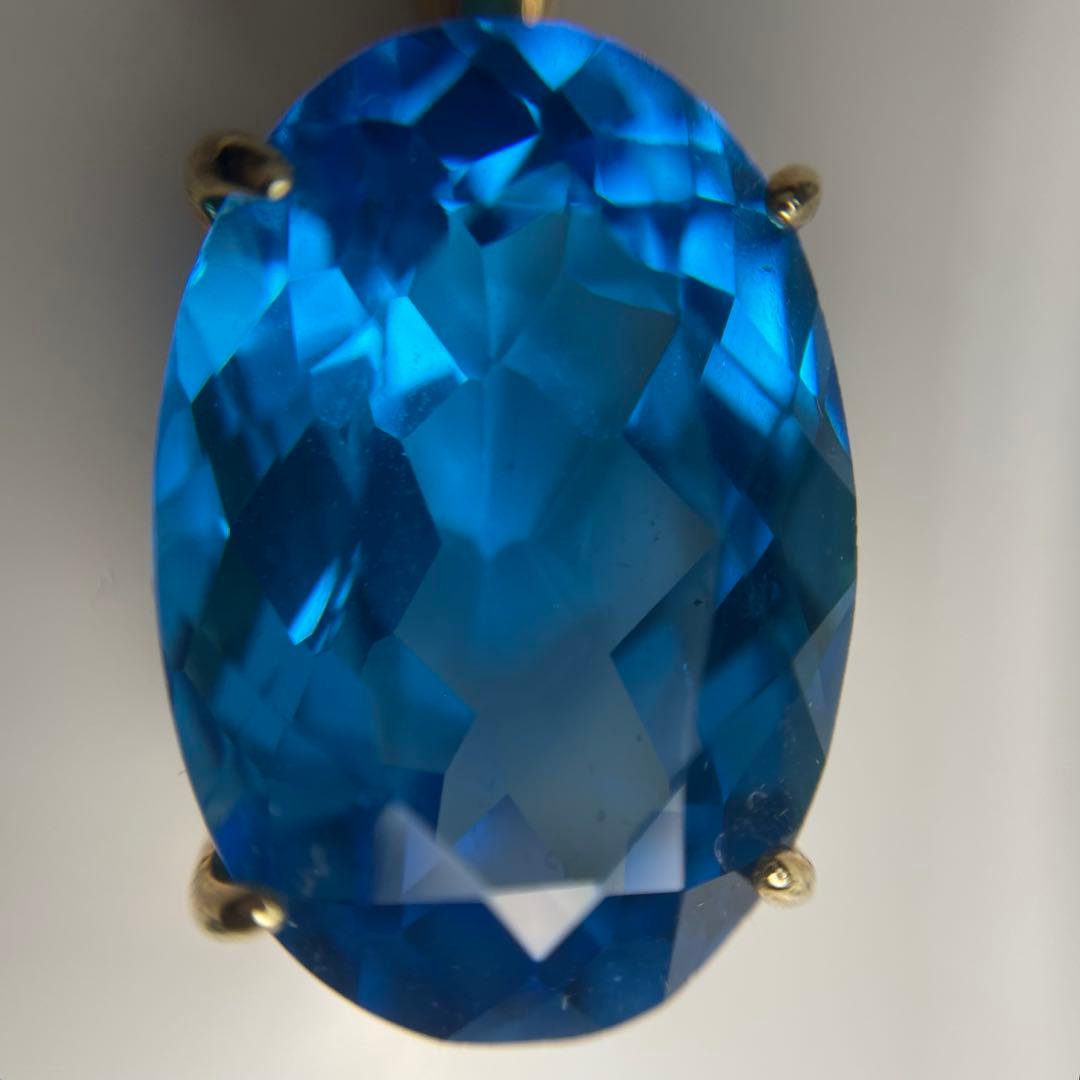 リ*ィ様 【高品質】スイスブルートパーズ ペンダントトップ推定16ct