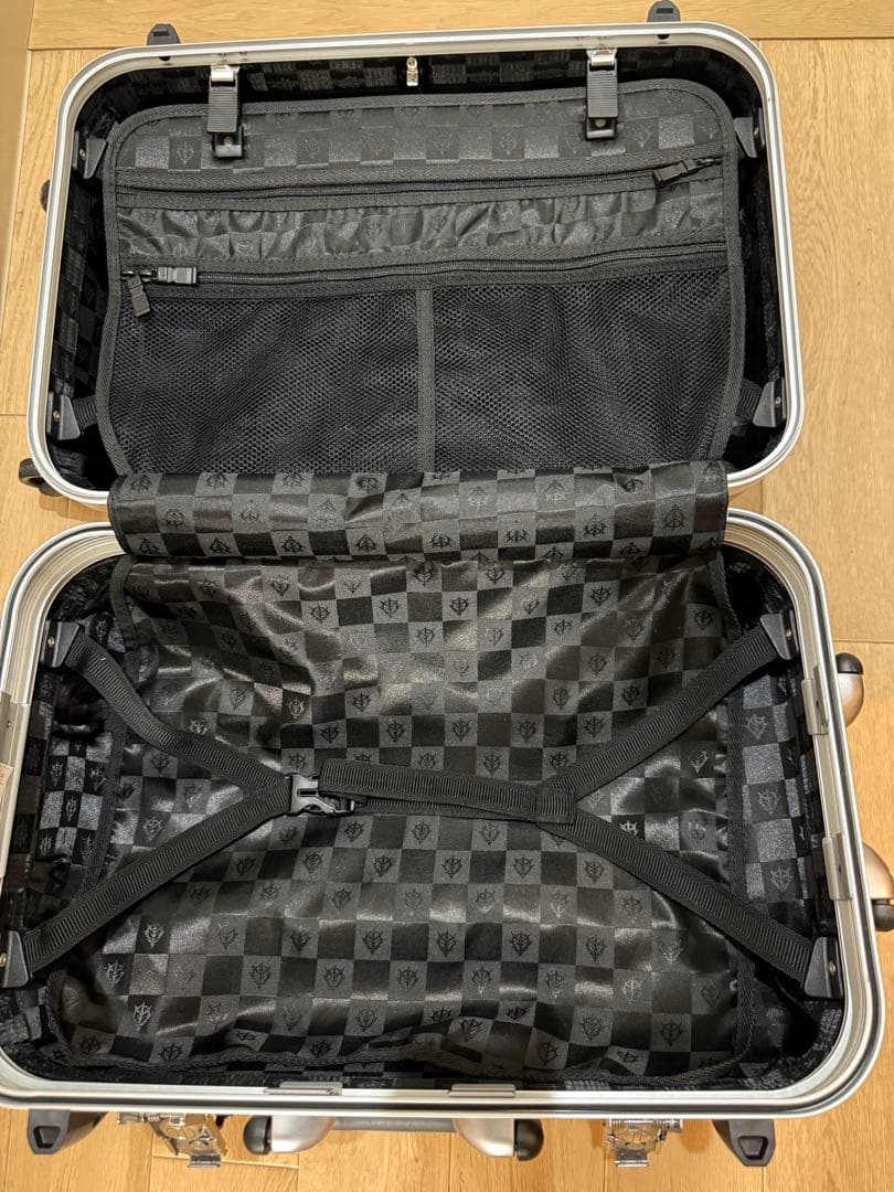 機動戦士ガンダム MS-06S シャア専用ザクⅡ スーツケース CARGOBAG