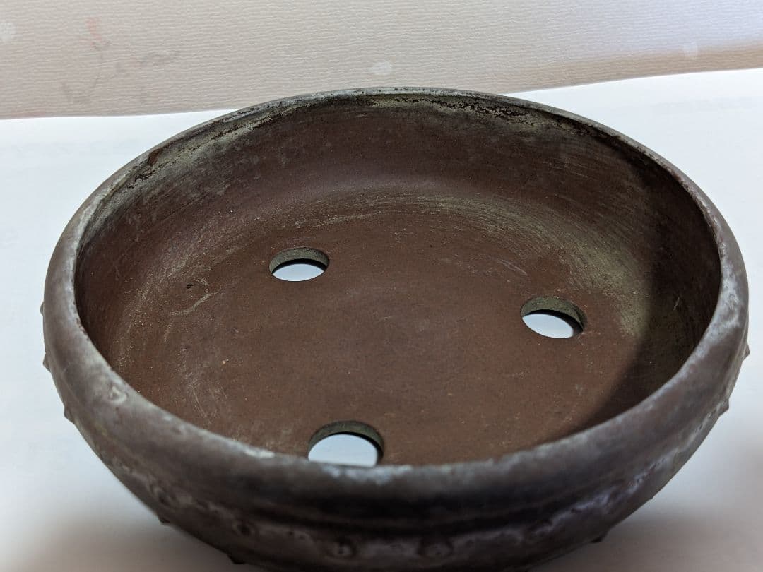 ♦中国古美術品 宜興窯賓山倣古 紫砂 紫泥 鋲打ち丸形三足ミニ盆栽鉢古玩 骨董品