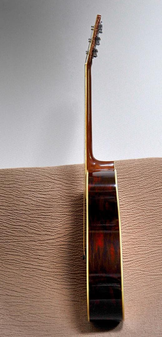 ☆MORRIS Wシリーズの華やかな場面で演出を高める【彫刻装飾ギター】