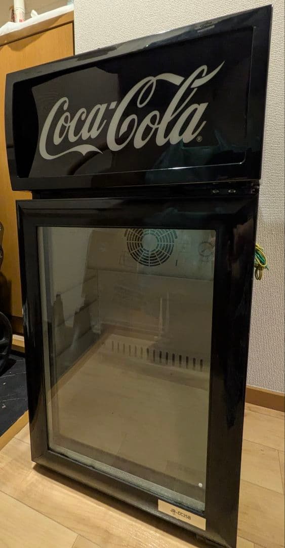 Coca-Cola ガラスドア冷蔵庫 レトロ＊「ロゴ点灯／庫内灯点灯」