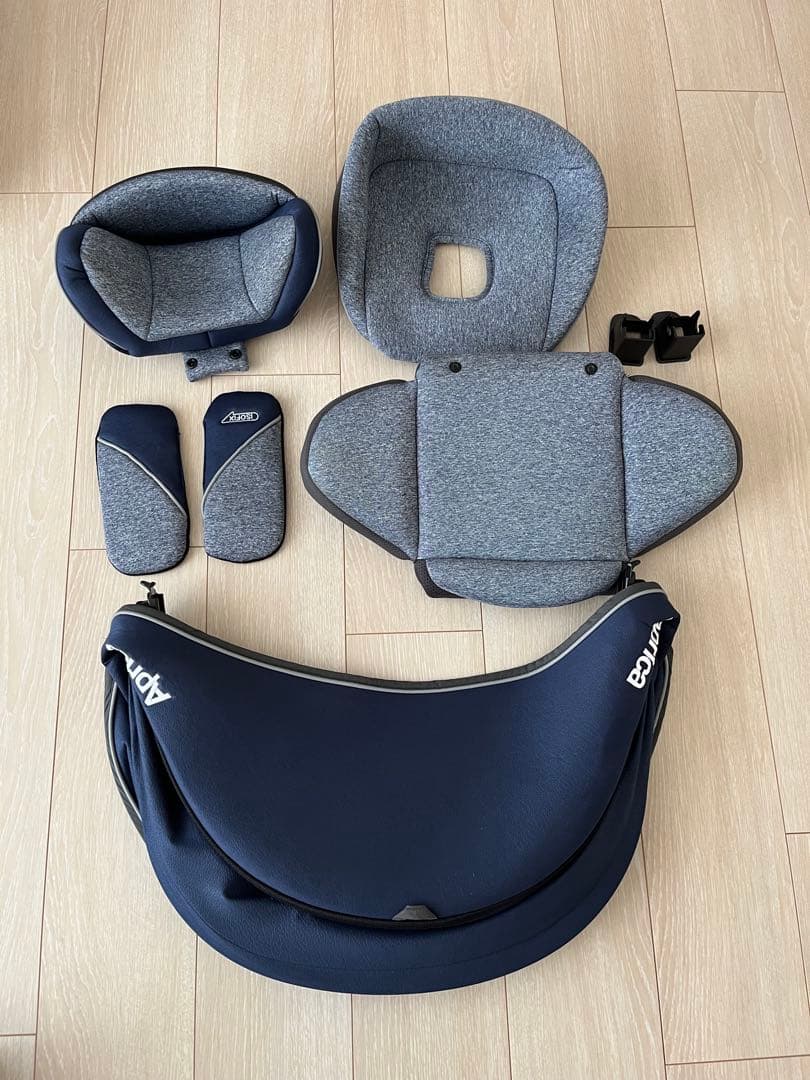 Aprica 車用チャイルドシート 後向き・前向き両用