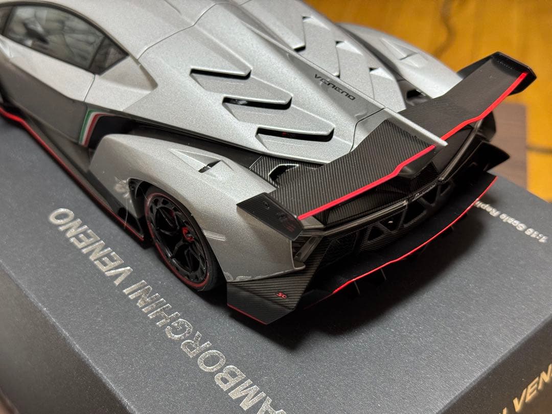 1/18 ランボルギーニ ヴェネーノ　シグネチャーシリーズ 完成品 ミニカー