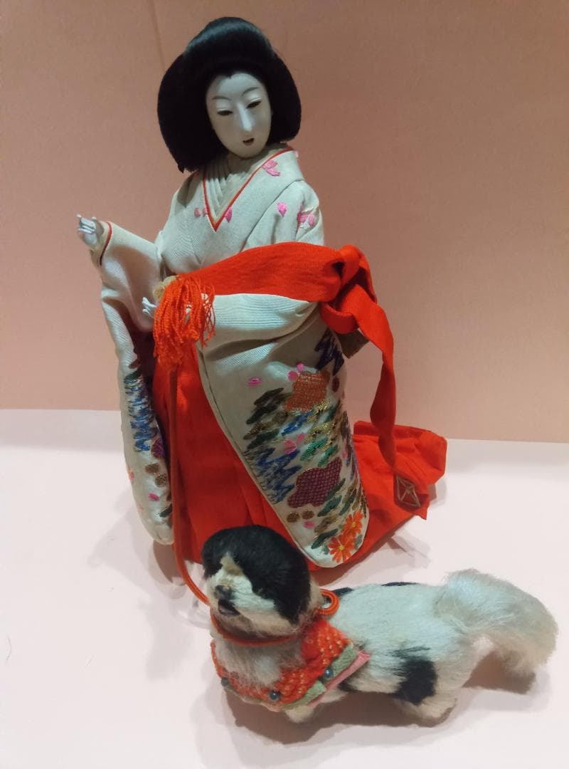 《希少・明治大正の雛人形》　《狆引き官女》