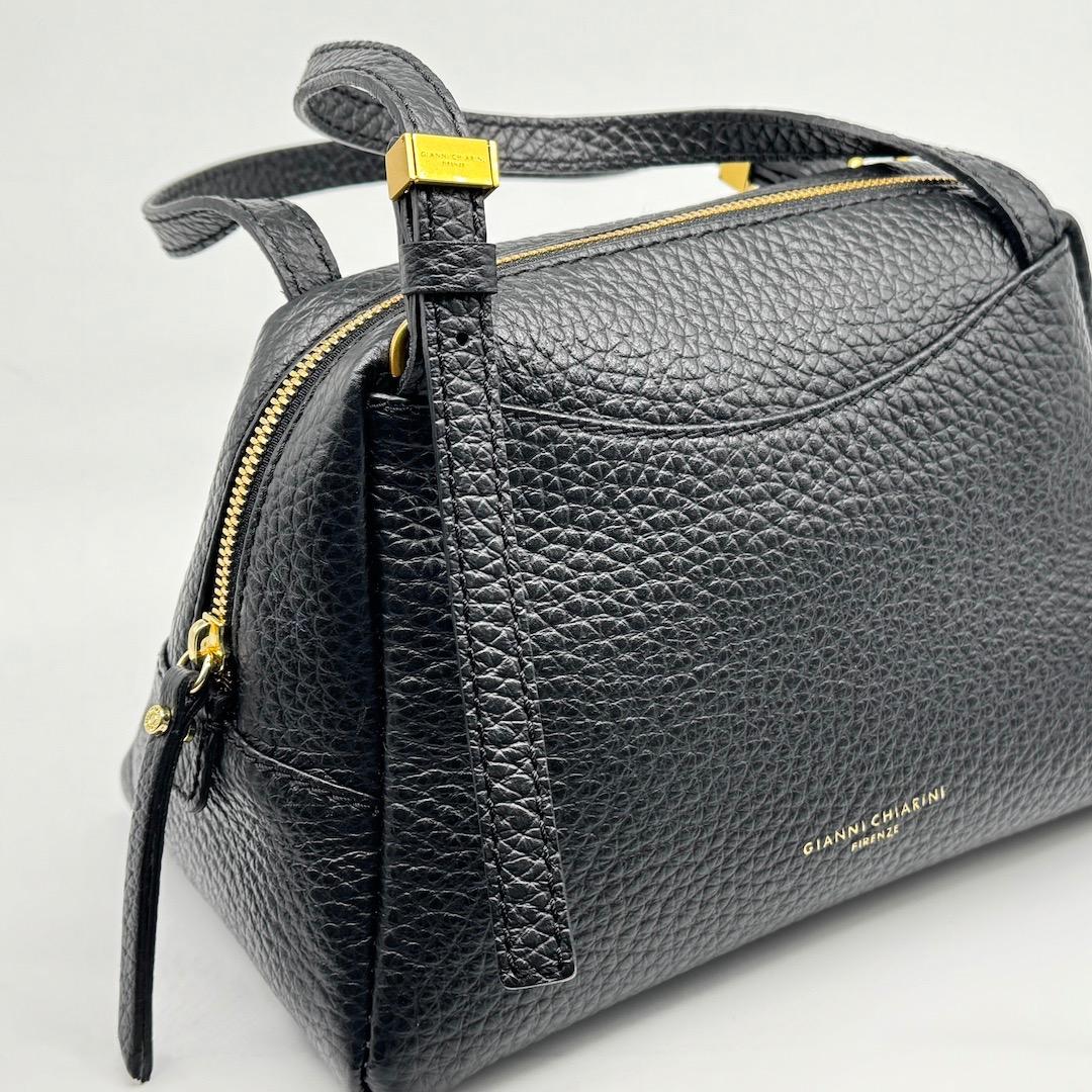 美品 GIANNI CHIARINI 25AW DEA レザー ショルダーバッグ