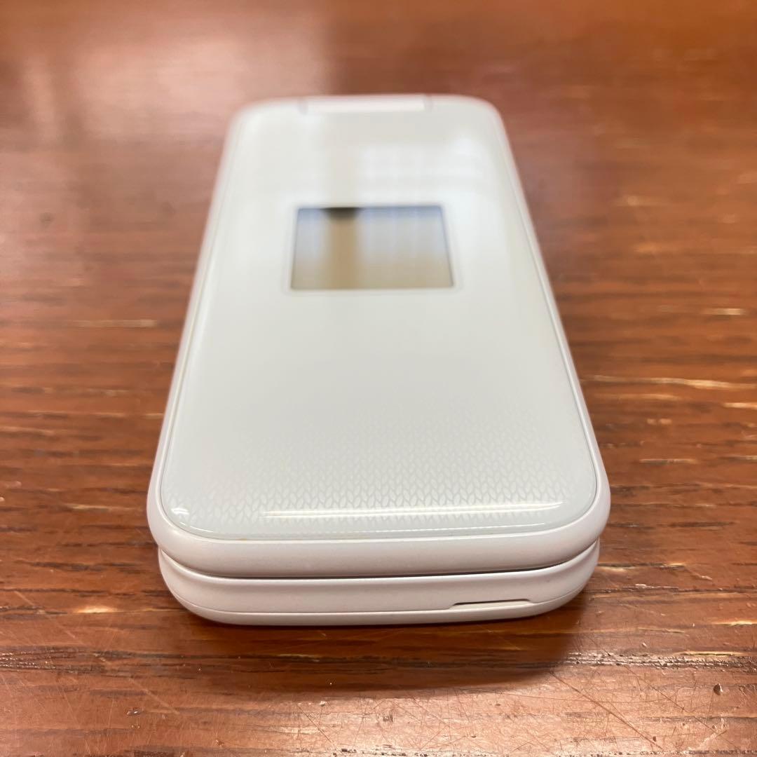 白色 ドコモ F-01M(8G)らくらくホン FUJITSU 利用制限〇