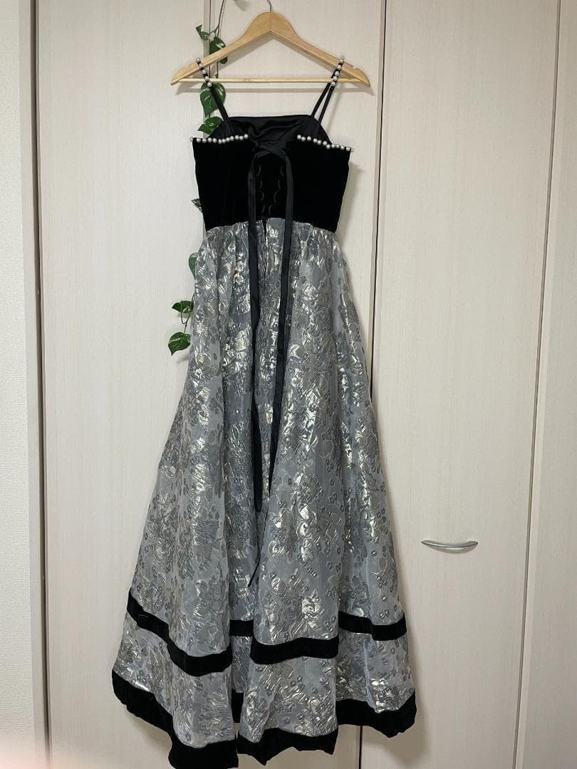 イヴニングドレス　ロングドレス　パーティードレス　パール　刺繡　サイズS