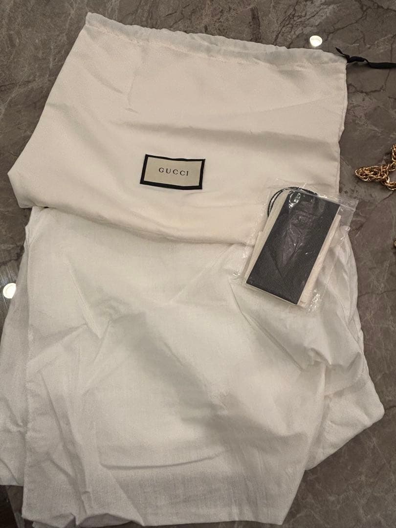 人気！グッチ　オフディア　ミディアムショルダーバッグ