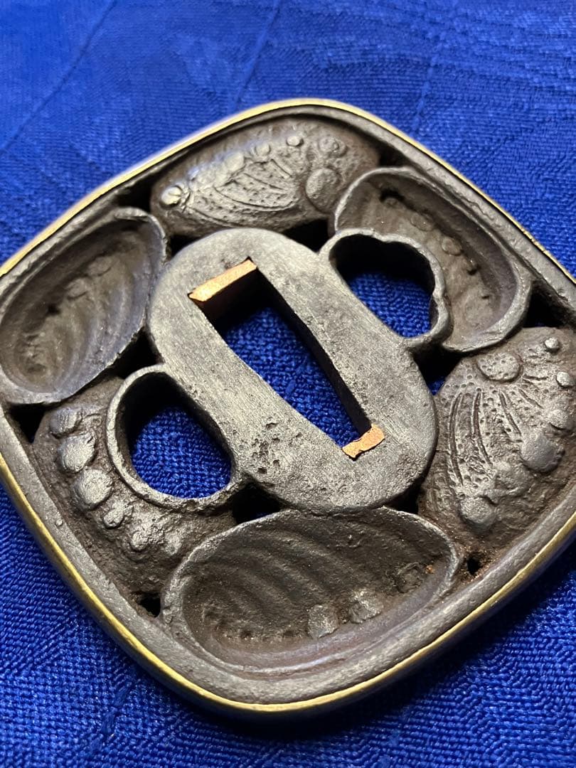 鍔　越前住記内作の銘　日本刀　時代物　貝　覆輪