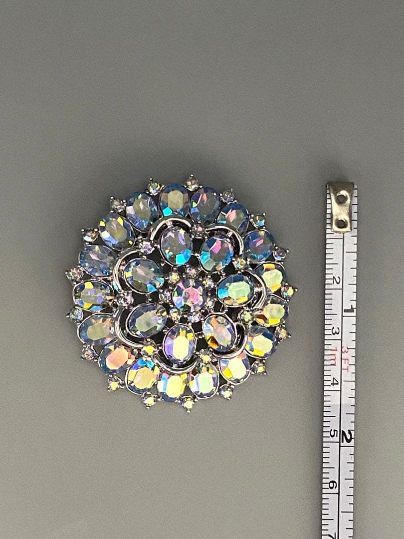 lotuscloud2607⭐️TRIFARI トリファリ ヴィンテージブローチ - メルカリ