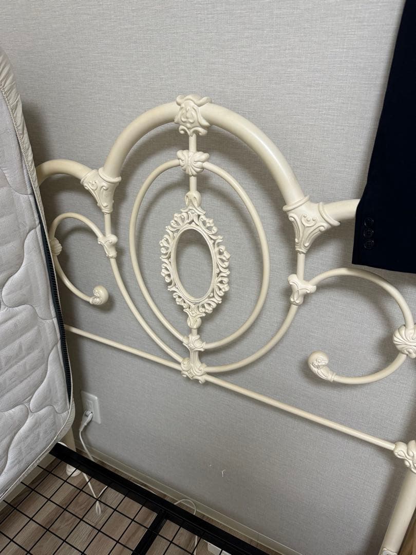 ローラアシュレイ　ベッドフレーム　シングル