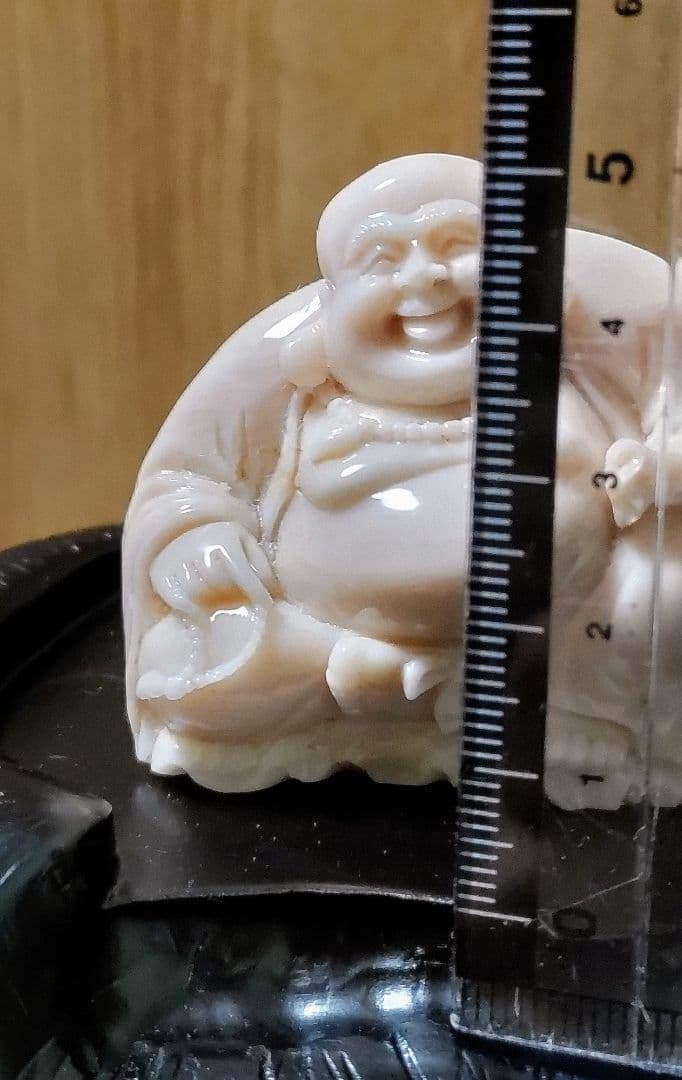 送料込 天然サンゴ 宝石白珊瑚 布袋尊 鑑別保証書 洪順利 作品証明書付