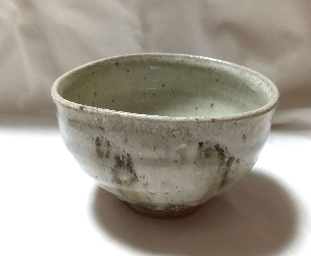 西岡小十】 絵斑唐津茶碗 共箱 共布 栞 未使用品 - メルカリ