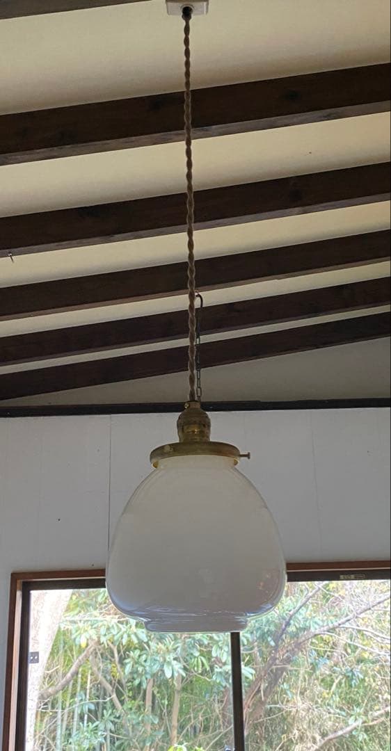 ペンダントランプ　ガラスシェード　ホワイトガラス　照明　ヴィンテージ