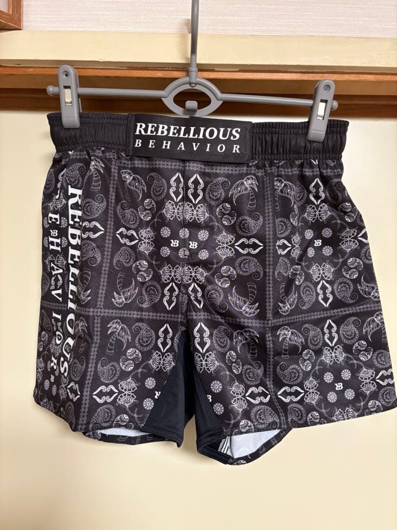 REBELLIOUS BEHAVIOR paisley fight shorts
