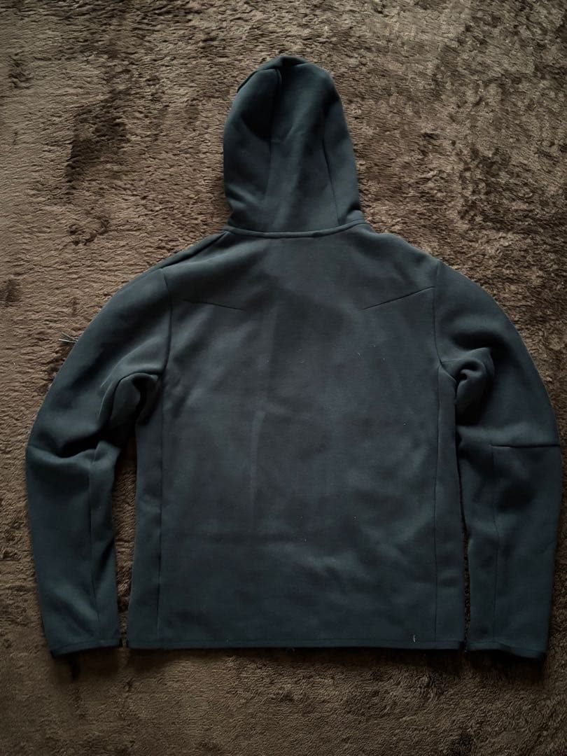 NIKE テックフリース　黒　Sサイズ