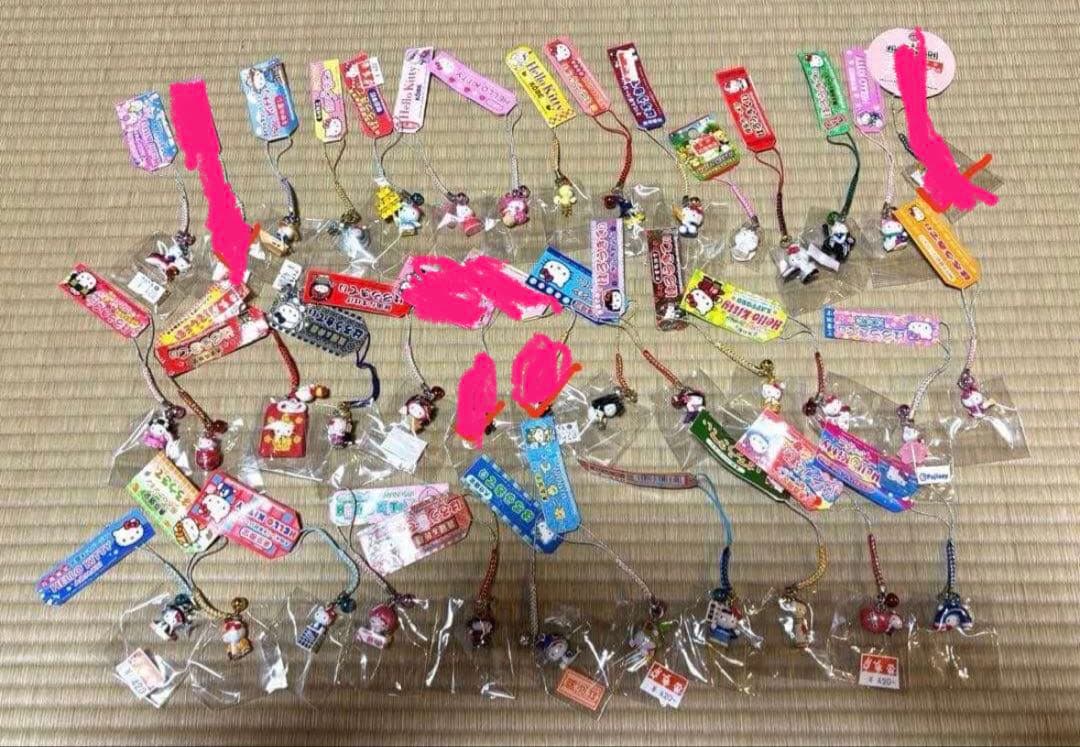ハローキティ ご当地根付けキーホルダー 142個　レア物あり　まとめ売り