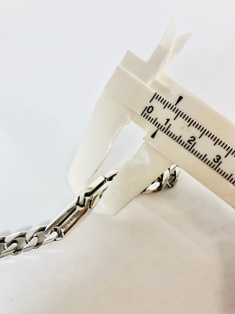 【超美品】GUCCI ノットブレスレット 男女兼用 シルバーバングル　7.５ミリ