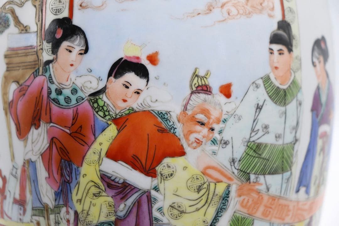 中国　大清乾隆年製銘　粉彩人物紋大瓶　送料込み0229