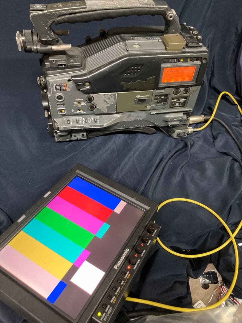 放送用ビデオカメラ本体　HDW-750