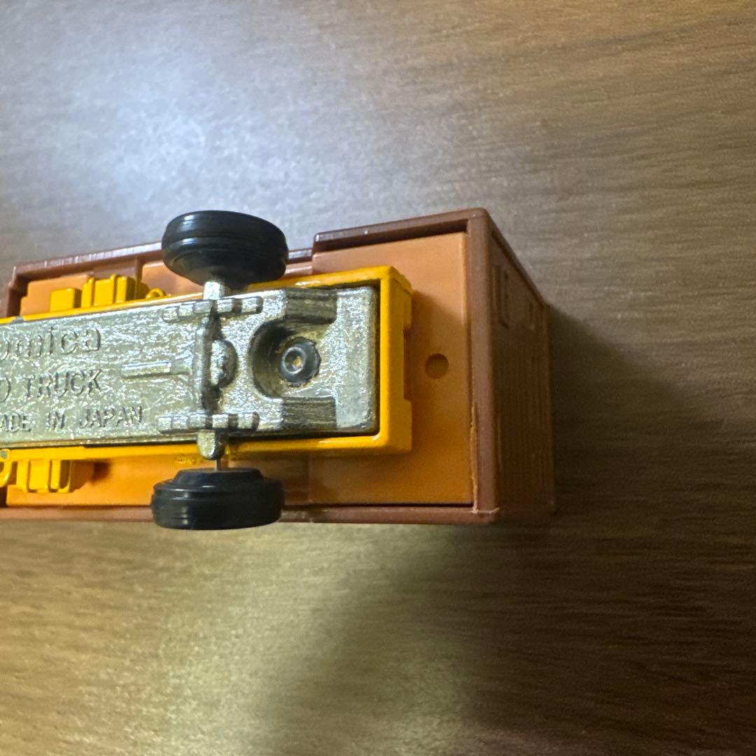 タータンです　トミカ フォードキャトルトラック 107 赤箱 日本製