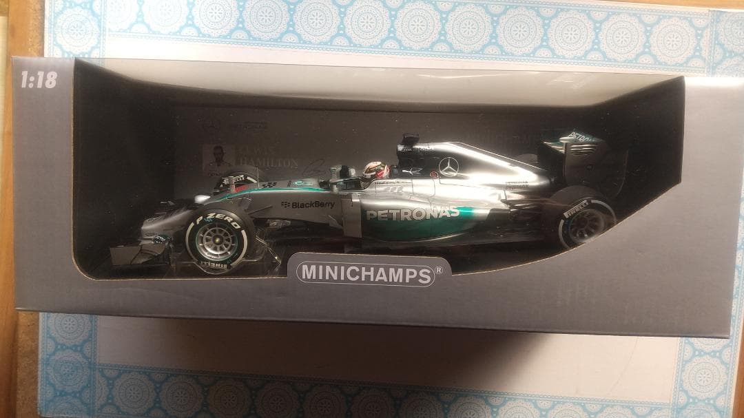 ミニチャンプス 1/18 メルセデス PETRONAS F1 L.ハミルトン