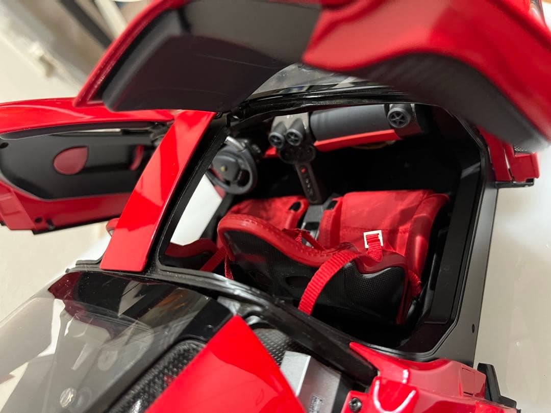 LaFerrari 赤　ディスプレイケース付